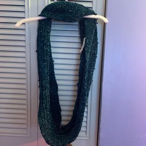 A turquoise velvet scarf!